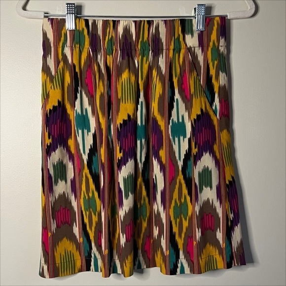 CAbi lkat Bella Tribal
Print Pocket Mini Skirt Size S - Picture 2 of 6